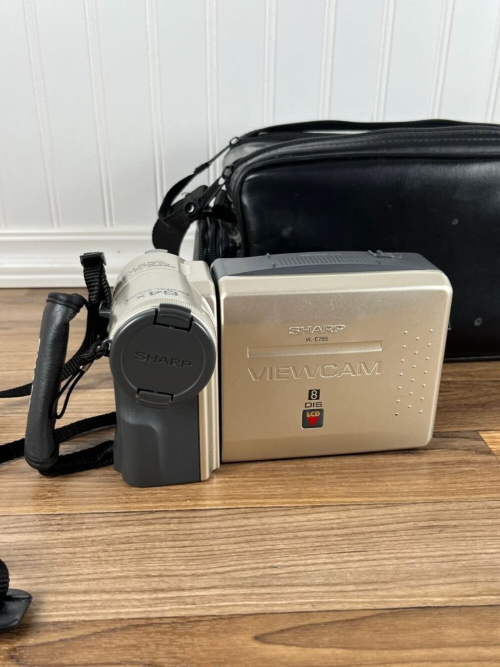 Sharp VL-E785 Viewcam Camcorder Camera & Accessories Tapes TESTED NO BATTERY CHA - Picture 8 of 16